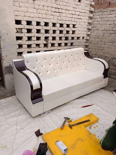 Furniture Designs by Carpenter Talib Rahmani, Panipat | Kolo