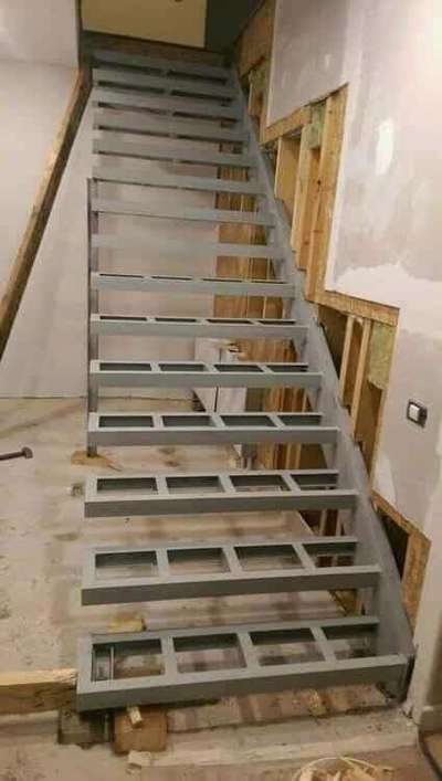 Staircase Designs by Contractor Imran Saifi, Ghaziabad | Kolo