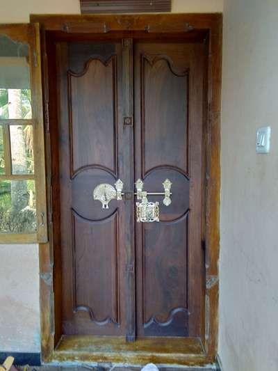 Door Designs by Carpenter Pratheesh Kumar, Pathanamthitta | Kolo