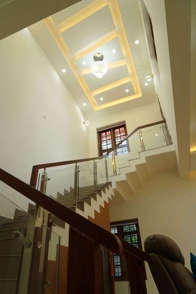 Ceiling, Lighting, Staircase, Window Designs by Contractor Leeha builders Rini-7306950091, Kannur | Kolo