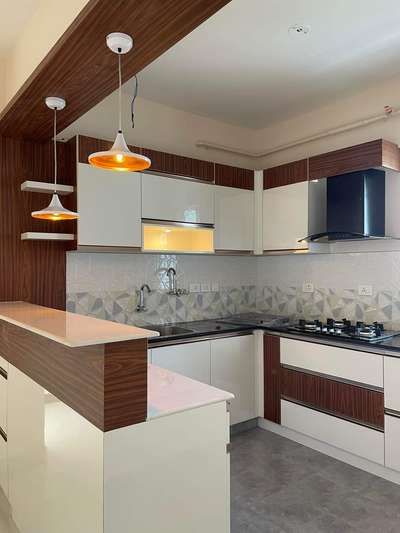Kitchen, Storage Designs by Contractor modernedge  interior , Gautam Buddh Nagar | Kolo