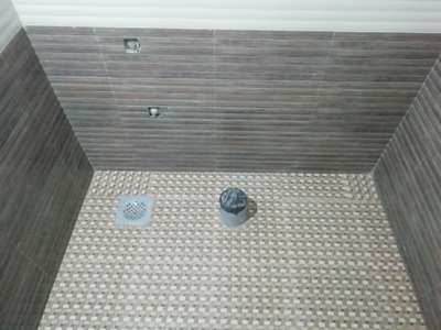 Bathroom Designs by Flooring Gokul  Nath, Alappuzha | Kolo