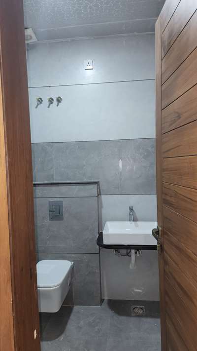 Bathroom Designs by Flooring amjad patel, Indore | Kolo
