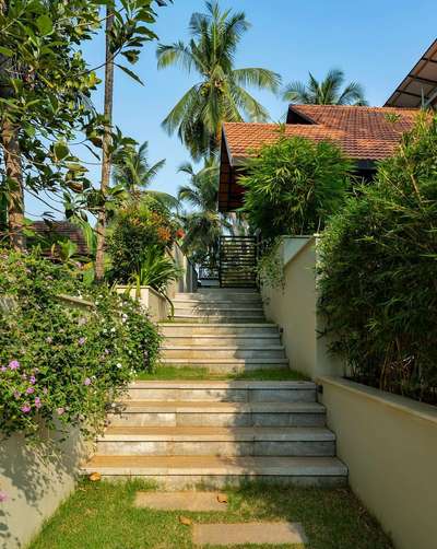 Exterior, Outdoor, Wall, Staircase Designs by Architect axishomz  architecture , Kozhikode | Kolo