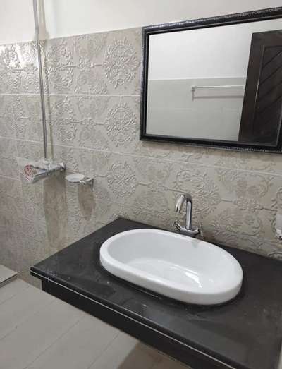 Bathroom Designs by Contractor RR construction , Delhi | Kolo