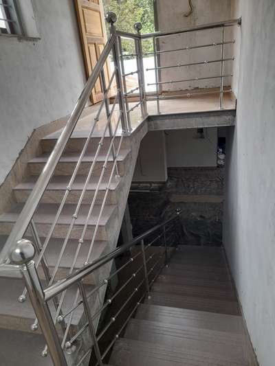 Staircase Designs by Fabrication & Welding Ratheesh Mallappally, Pathanamthitta | Kolo