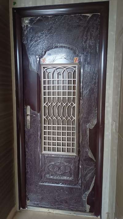 Door Designs by Contractor Alpha  Interior , Gautam Buddh Nagar | Kolo