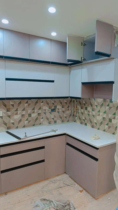 Kitchen, Storage, Lighting Designs by Carpenter Mubarik Saifi, Bulandshahr | Kolo
