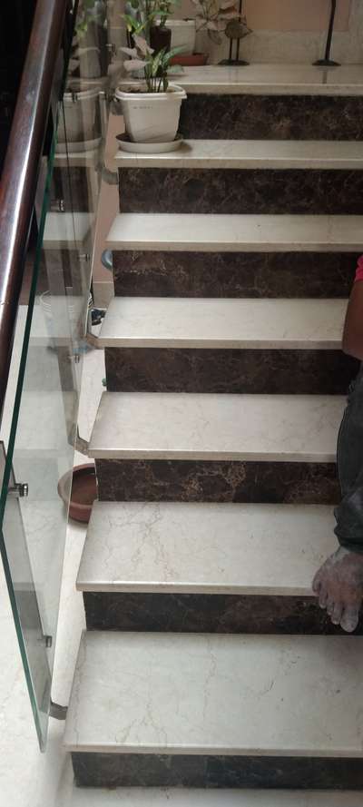 Staircase, Home Decor Designs by Contractor Banti Kumar, Gurugram | Kolo