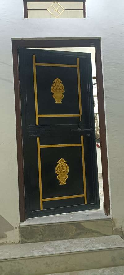 Door Designs by Painting Works faizan khan, Jaipur | Kolo
