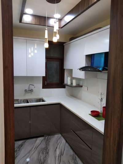 Kitchen, Storage Designs by Contractor A M wood master , Delhi | Kolo