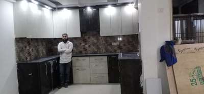 Kitchen, Lighting, Storage Designs by Carpenter Danish Abbasi, Delhi | Kolo