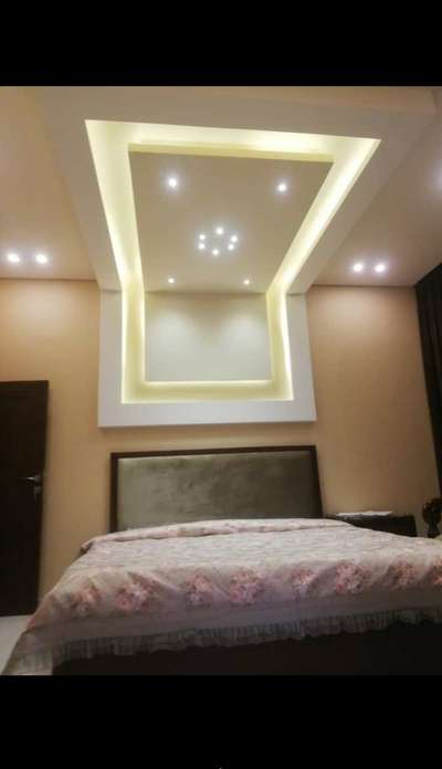 Ceiling, Furniture, Bedroom, Wall, Storage Designs by Contractor Aakash Shakya, Bhopal | Kolo