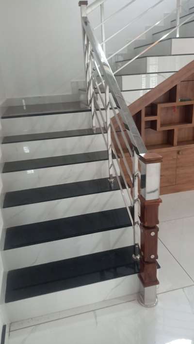 Staircase Designs by Home Owner Sunesh Kanachery, Kannur | Kolo