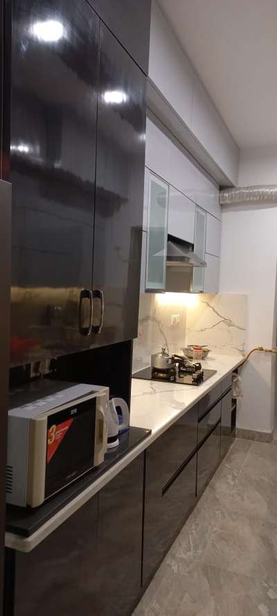 Kitchen, Lighting, Storage Designs by Contractor Khushal Interiors nd decorate, Delhi | Kolo