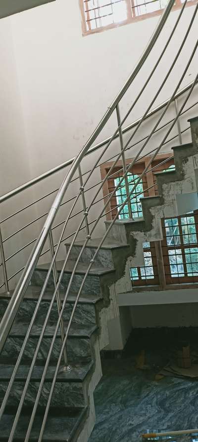 Staircase Designs by Civil Engineer Mahesh Kandathil, Alappuzha | Kolo