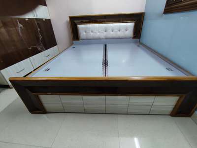 Furniture, Storage, Bedroom Designs by Carpenter Abhishek Maddiayah, Meerut | Kolo