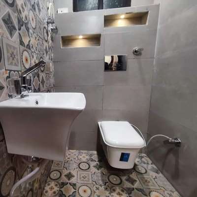 Bathroom Designs by Contractor Suhail Saifi, Delhi | Kolo