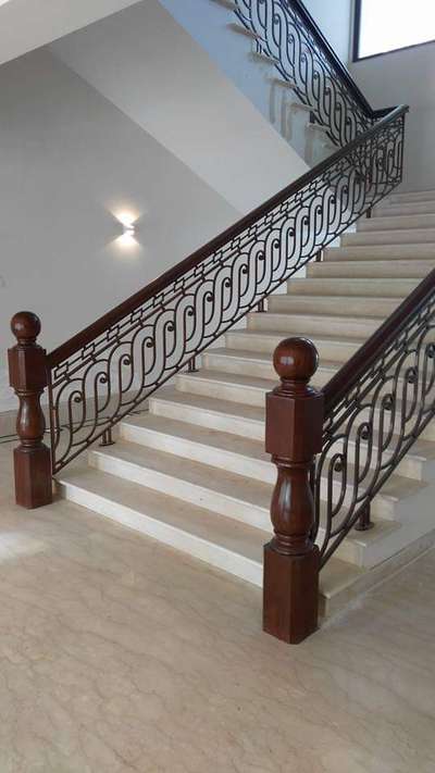 Staircase Designs by Contractor Vikram Singh, Delhi | Kolo