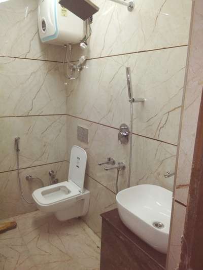 Bathroom Designs by Plumber Sharvan Chouhan, Delhi | Kolo