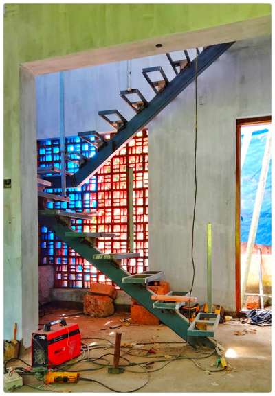Staircase, Wall Designs by Contractor Savad Sava, Alappuzha | Kolo