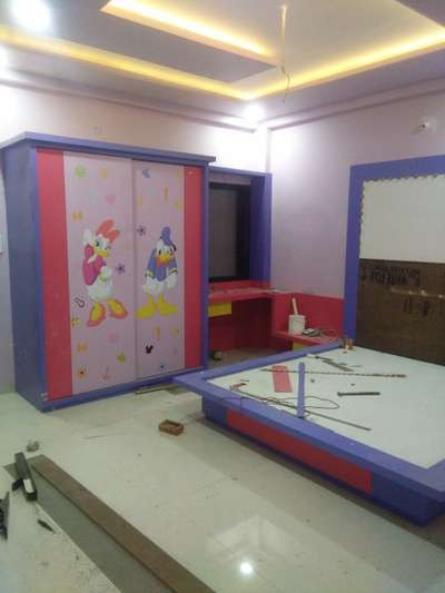 Ceiling, Furniture, Storage, Bedroom, Wall Designs by Carpenter Amar Bhardawaj, Indore | Kolo