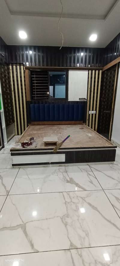 Flooring, Furniture, Bedroom Designs by Carpenter Anil Kalsadiya, Indore | Kolo