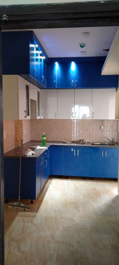 Kitchen, Lighting, Storage, Flooring Designs by Contractor Aasif Ul Rihan, Gautam Buddh Nagar | Kolo