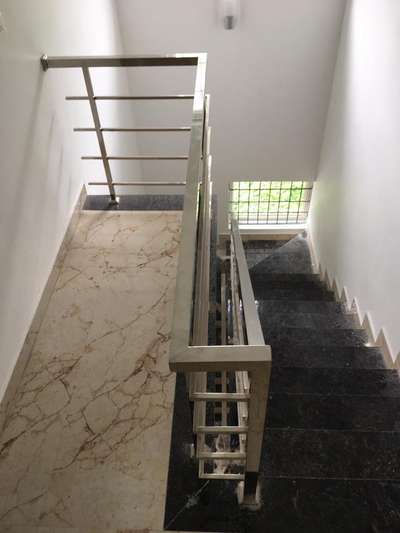 Staircase Designs by Contractor miltonmicheal  miltonmicheal , Ernakulam | Kolo