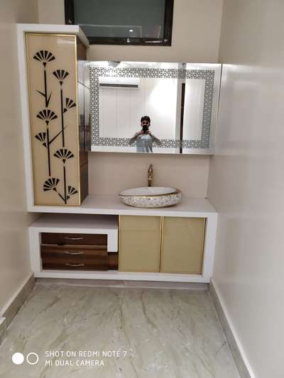 Bathroom Designs by Carpenter Danish Abbasi, Delhi | Kolo