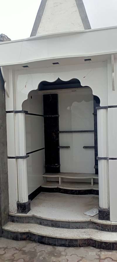 Storage, Prayer Room Designs by Contractor Sanjay Kumar, Faridabad | Kolo