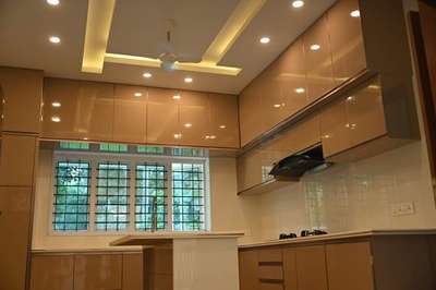 Ceiling, Kitchen, Lighting, Storage Designs by Carpenter Rajeesh panikkaparambil, Thrissur | Kolo