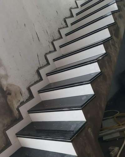 Staircase Designs by Building Supplies Niraj Gupta, Gurugram | Kolo