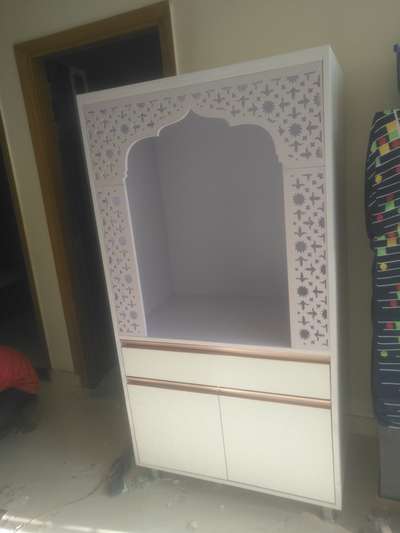 Prayer Room, Storage Designs by Carpenter shajran  ali, Chandigarh | Kolo