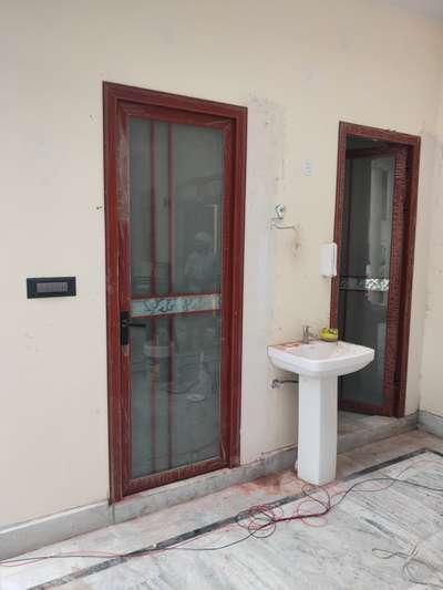 Bathroom, Door Designs by Contractor HIMANSHU SOAM, Meerut | Kolo